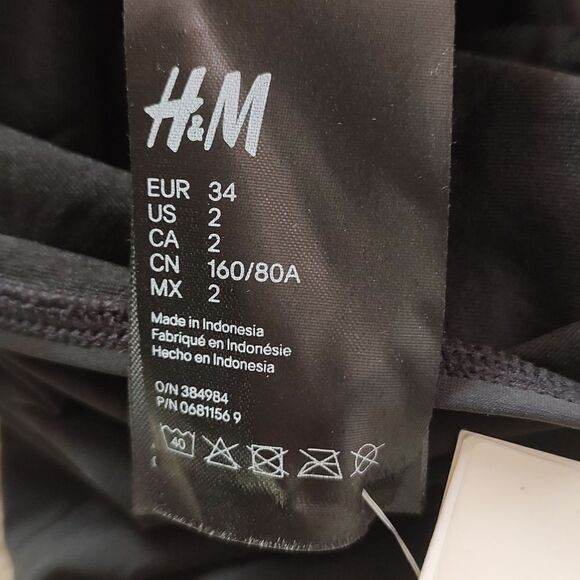 H&M One Piece Black Scallop Swimsuit Size 2 - Picture 6 of 6